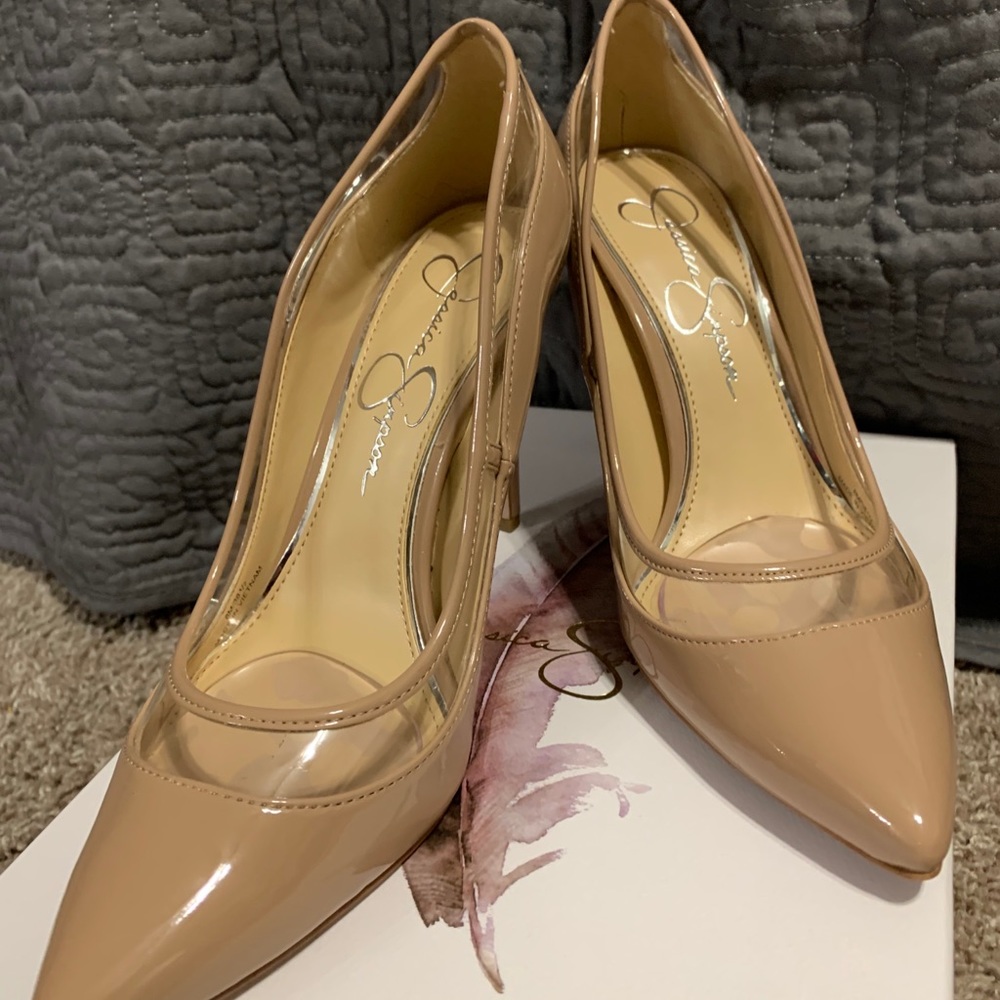 Nude Jessica Simpson pumps